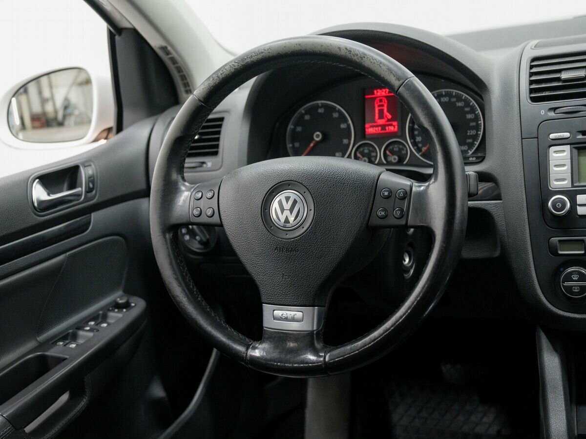 Купить Volkswagen Golf с пробегом. Фото: #10
