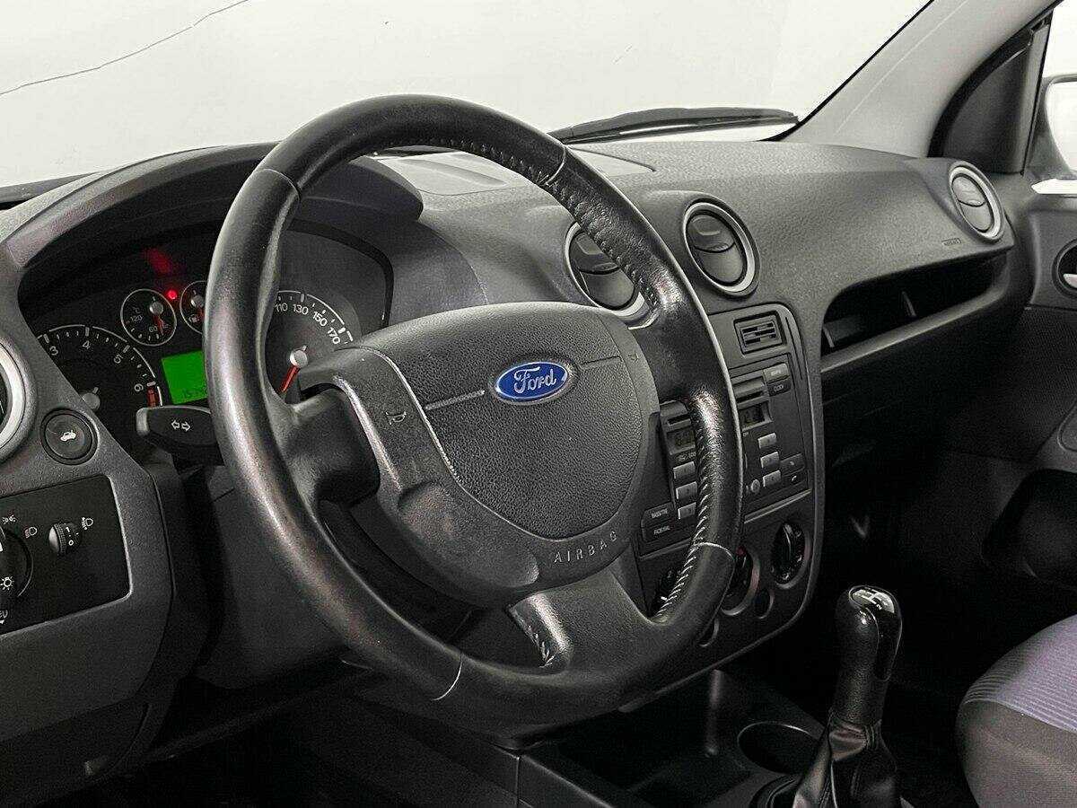 Купить Ford Fusion с пробегом. Фото: #12