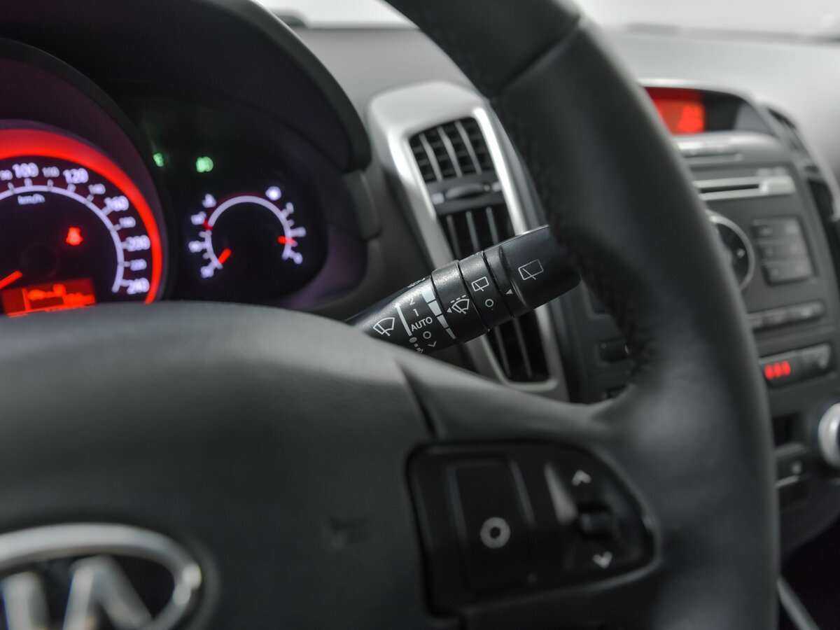 Купить Kia Ceed с пробегом. Фото: #7