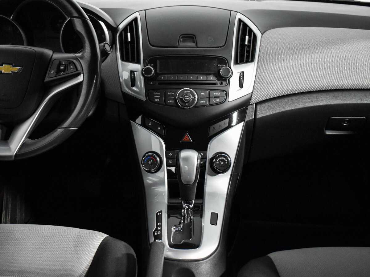 Купить Chevrolet Cruze с пробегом. Фото: #14