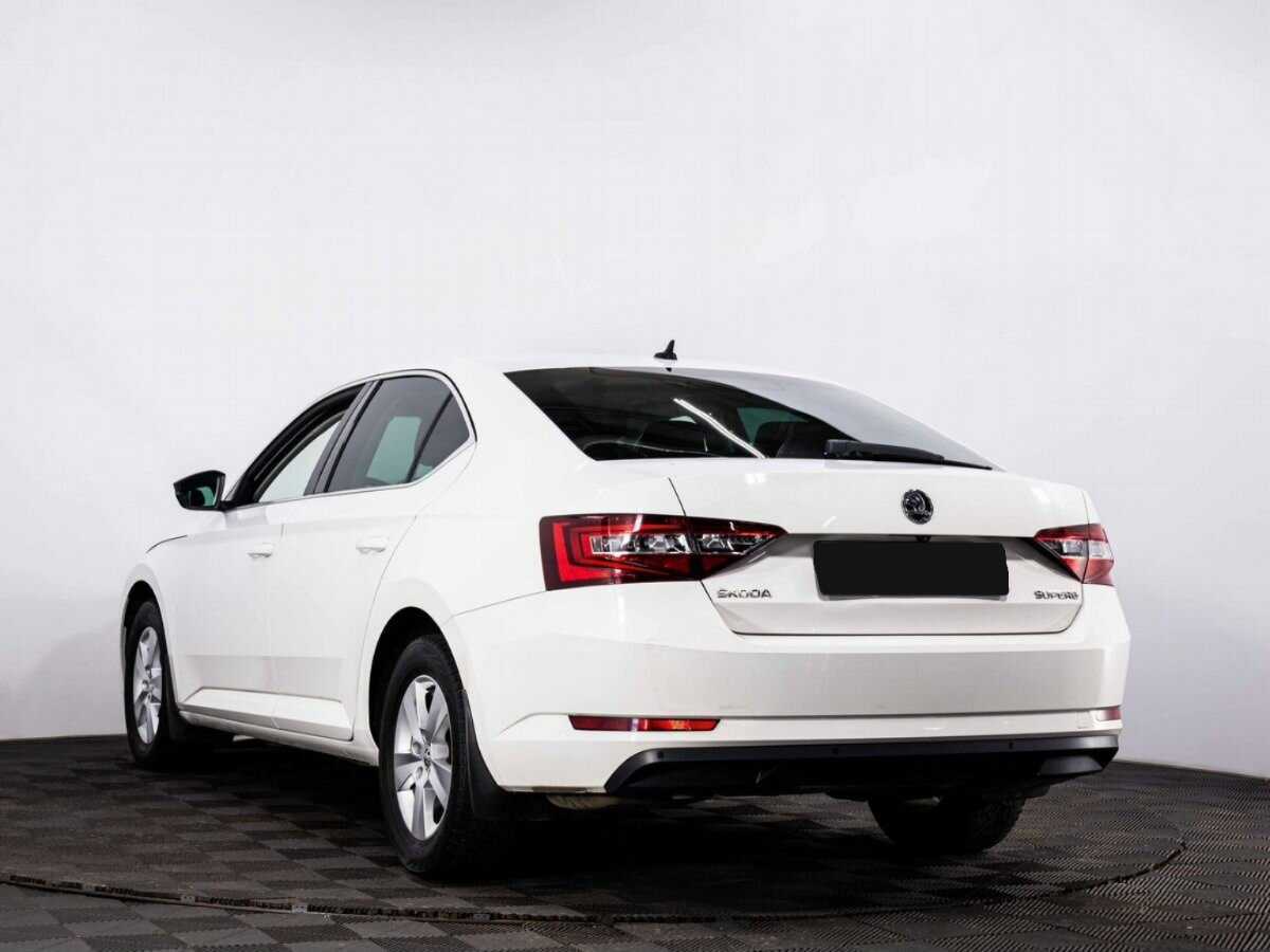 Купить Skoda Superb с пробегом. Фото: #3