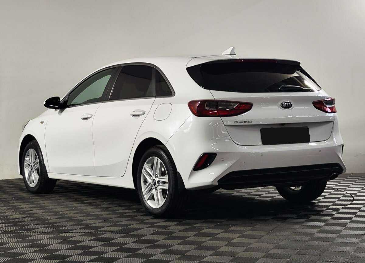 Купить Kia Ceed с пробегом. Фото: #4