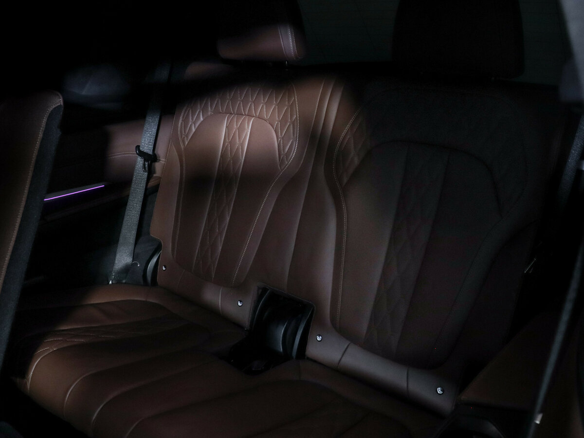 Купить BMW X7 с пробегом. Фото: #21