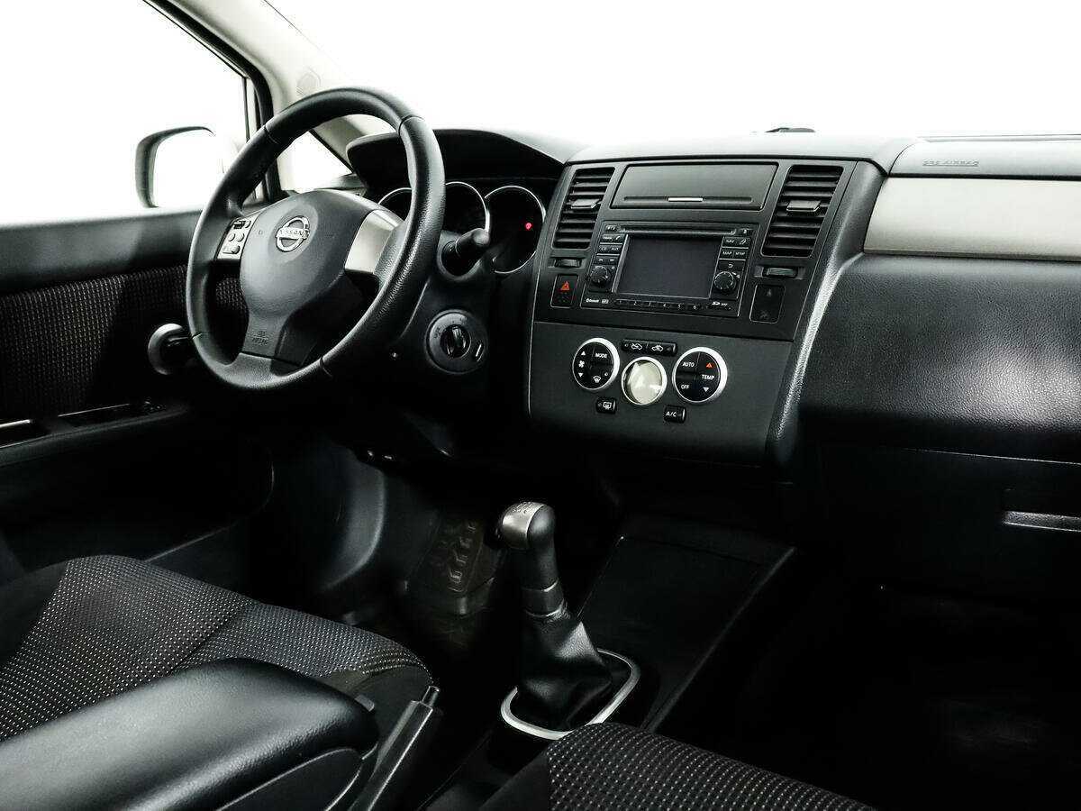 Купить Nissan Tiida с пробегом. Фото: #10