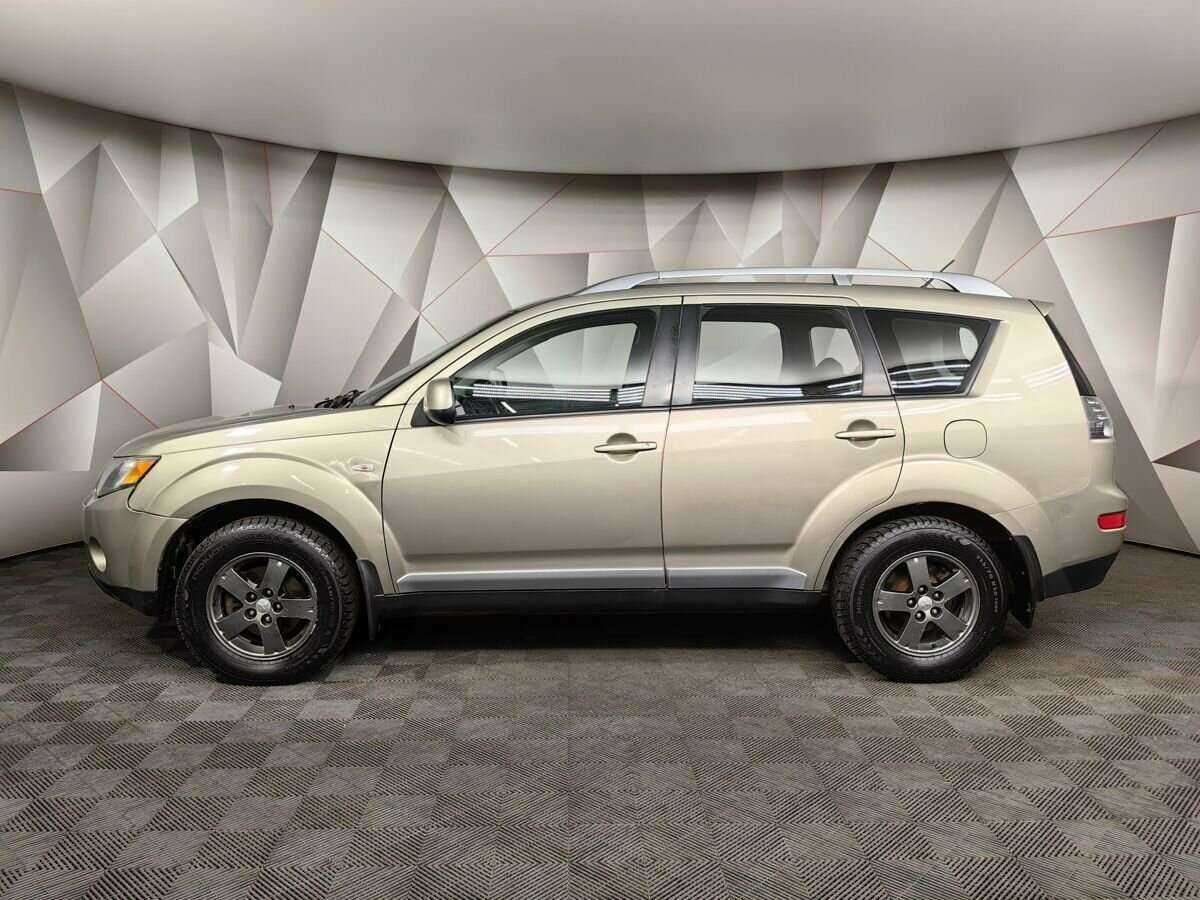 Купить Mitsubishi Outlander с пробегом. Фото: #4