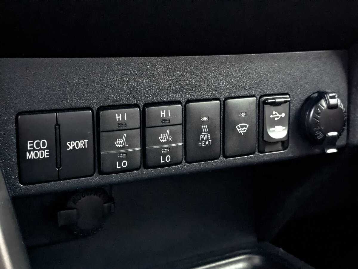 Купить Toyota RAV4 с пробегом. Фото: #23