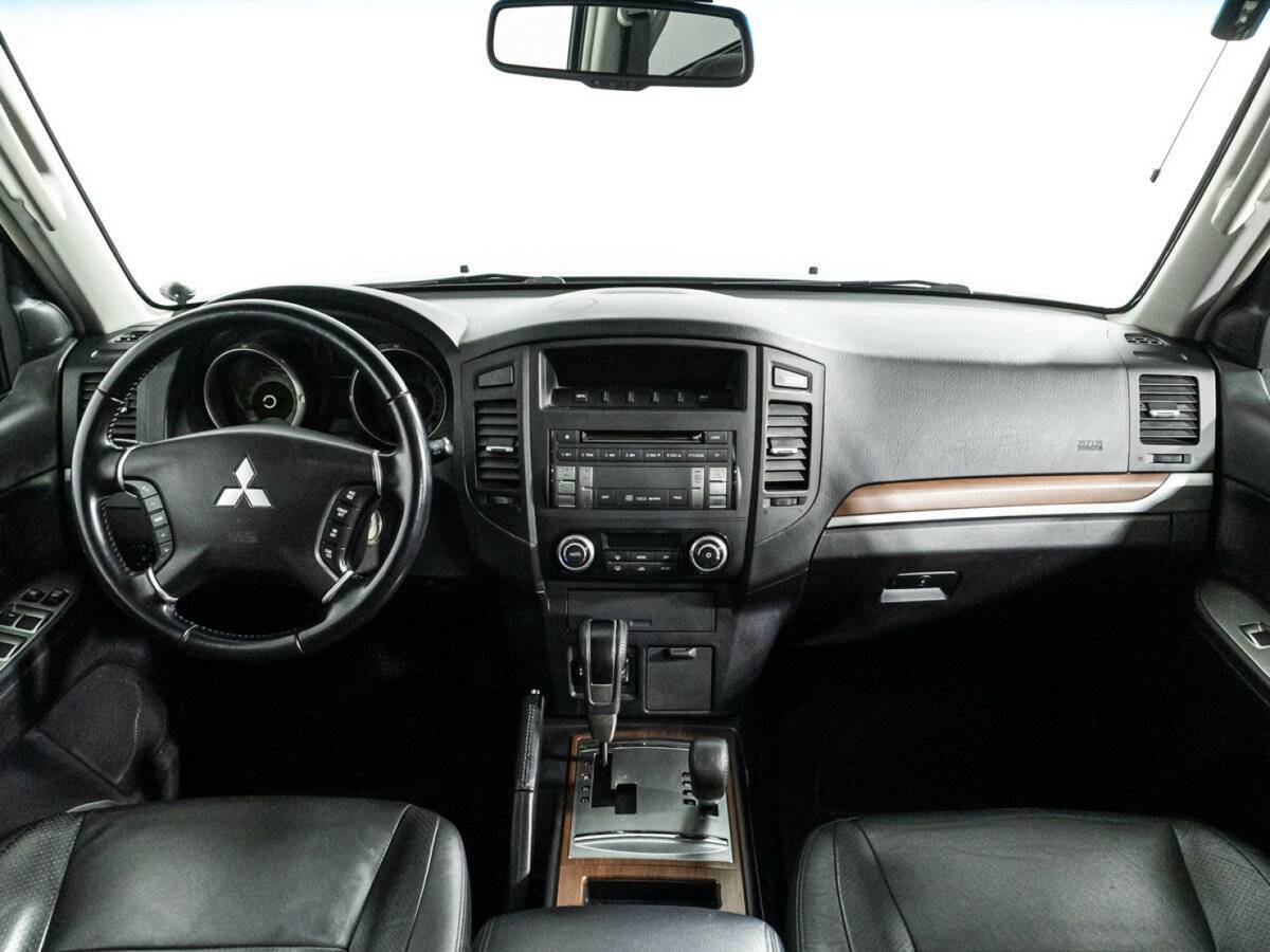 Купить Mitsubishi Pajero с пробегом. Фото: #12