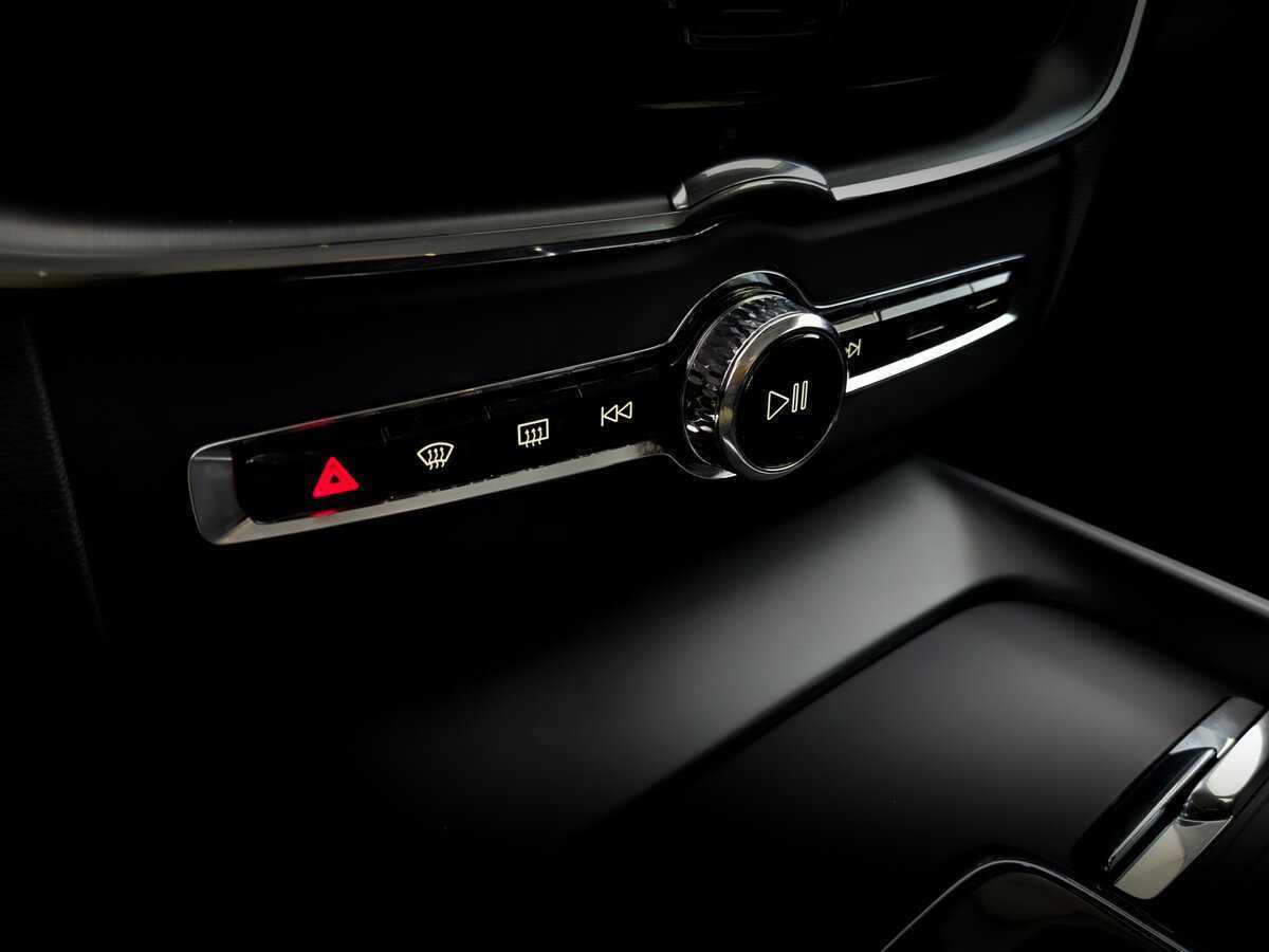 Купить Volvo XC60 с пробегом. Фото: #27