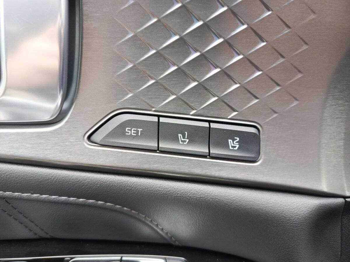 Купить Kia Sorento с пробегом. Фото: #19