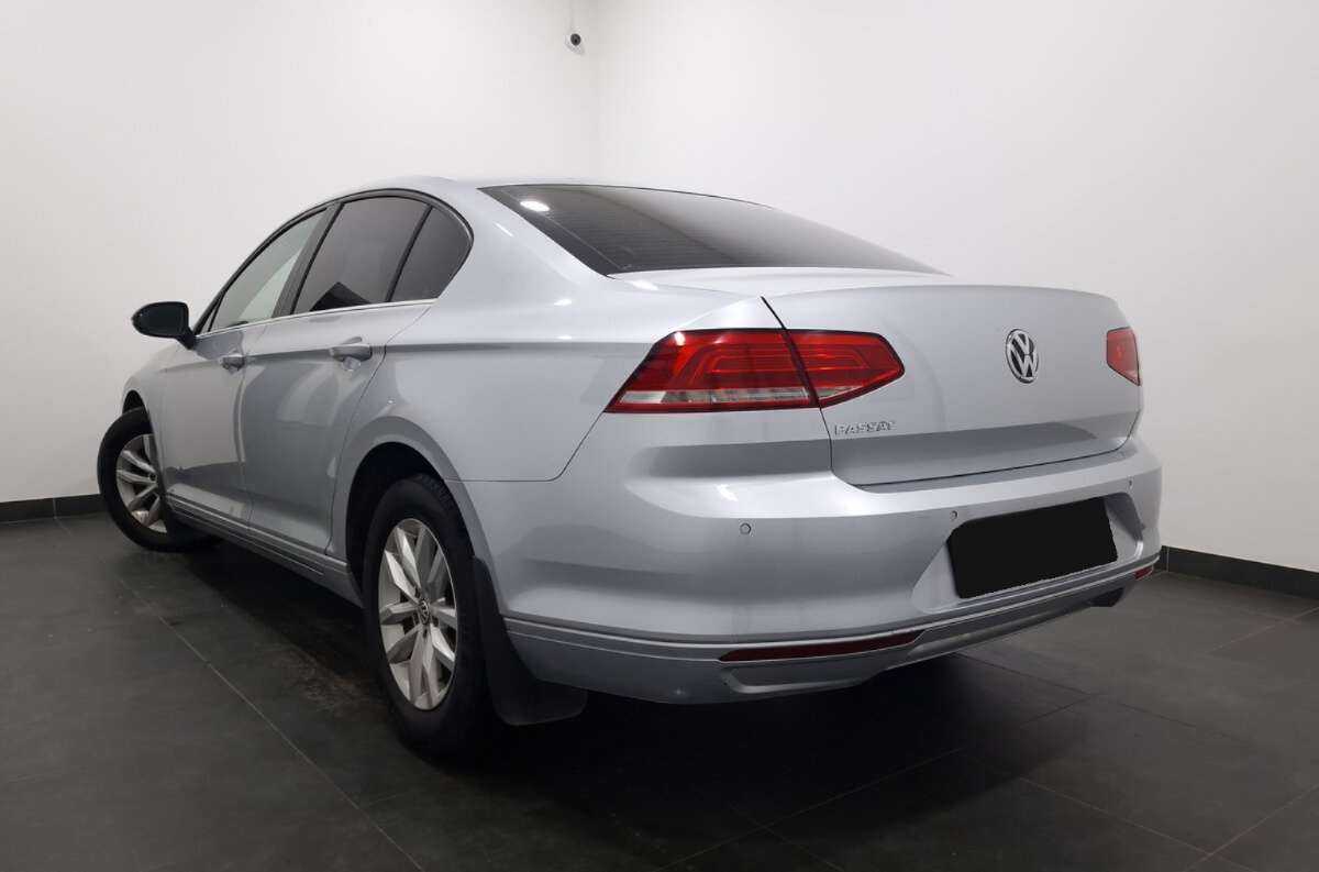 Купить Volkswagen Passat с пробегом. Фото: #2