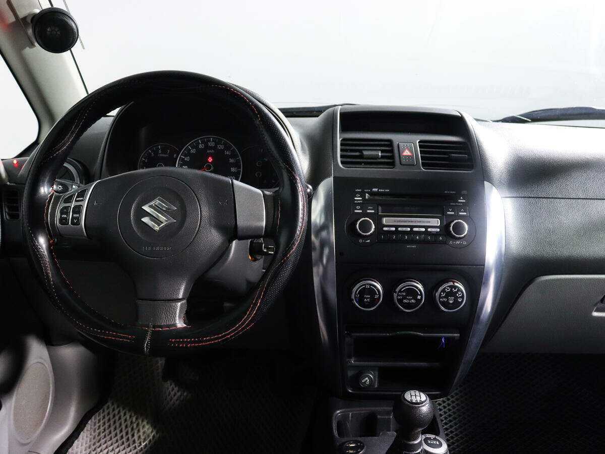 Купить Suzuki SX4 с пробегом. Фото: #11