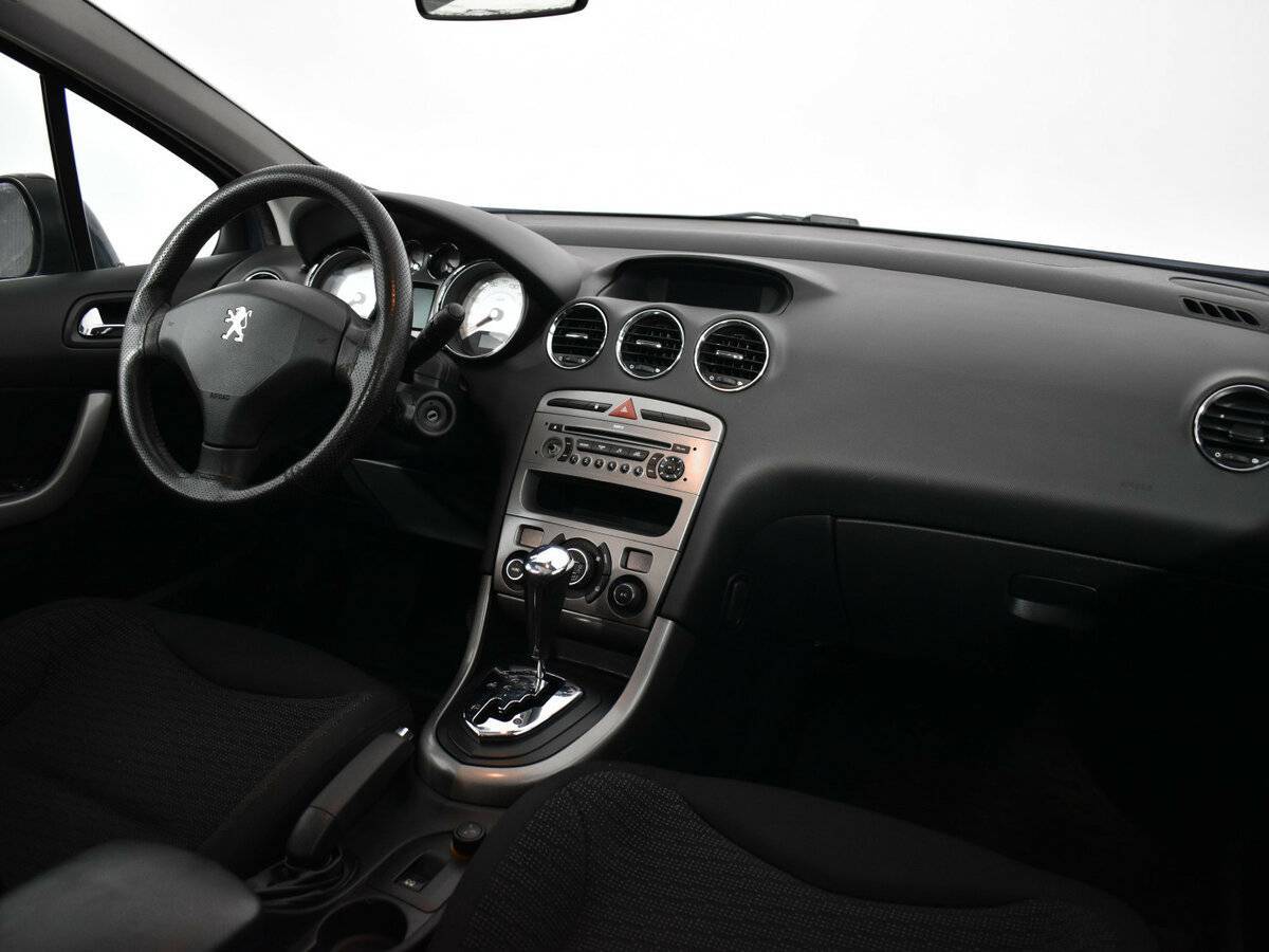 Купить Peugeot 308 с пробегом. Фото: #9