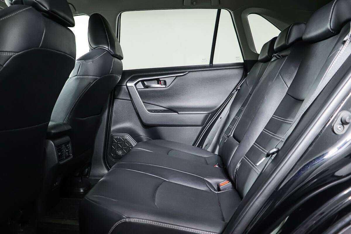 Купить Toyota RAV4 с пробегом. Фото: #9