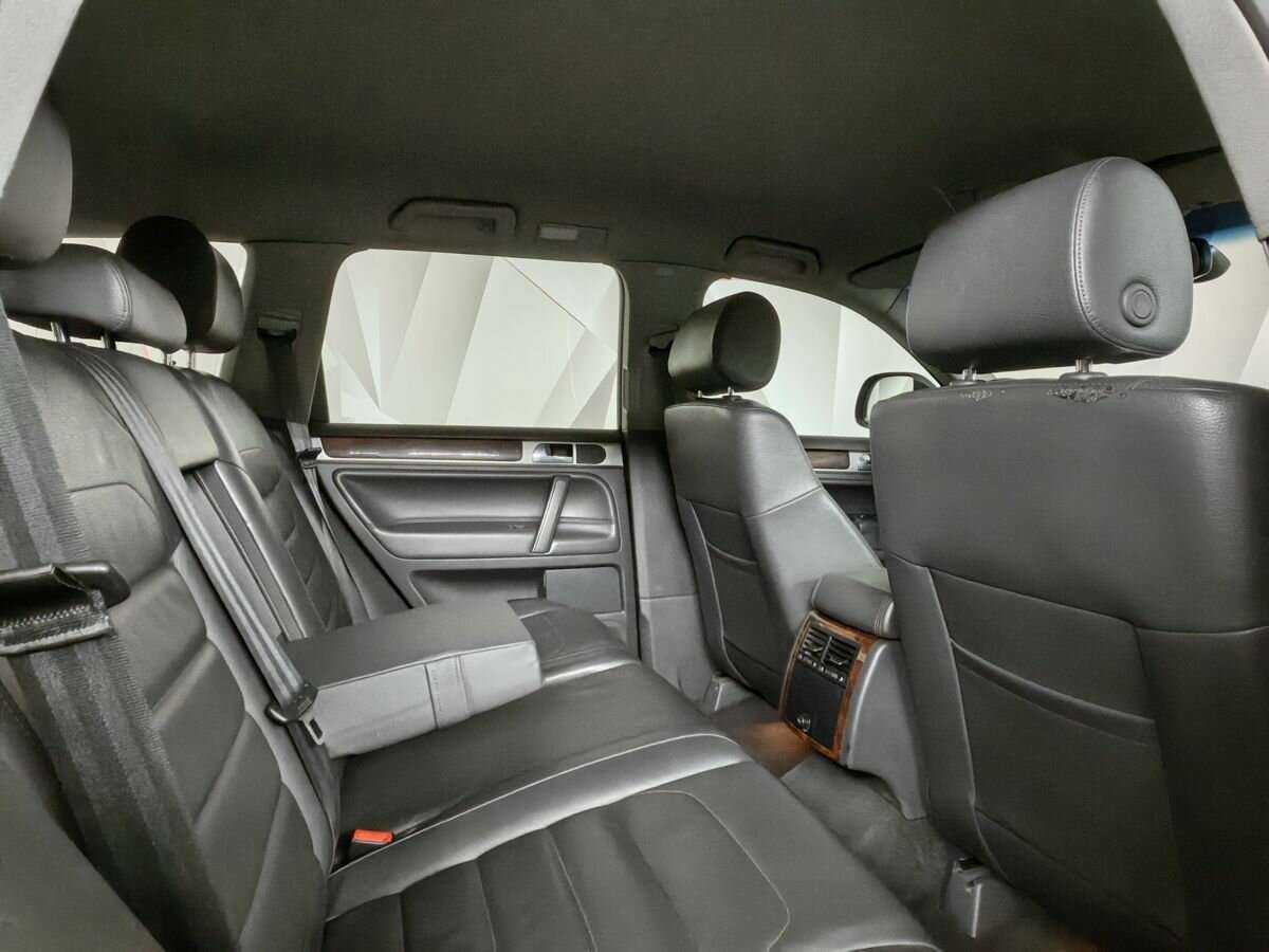 Купить Volkswagen Touareg с пробегом. Фото: #11