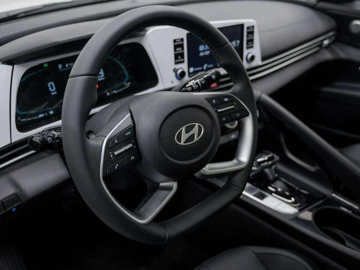 Купить Hyundai Elantra с пробегом. Фото: #17
