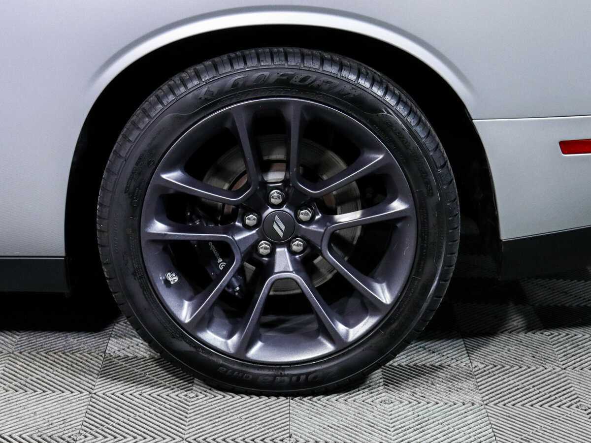Купить Dodge Challenger с пробегом. Фото: #14