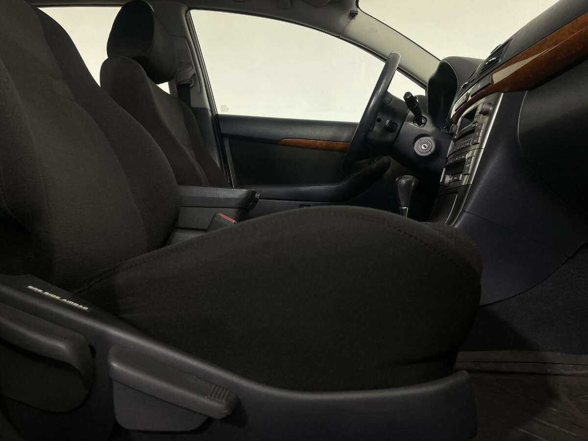 Купить Toyota Avensis с пробегом. Фото: #13