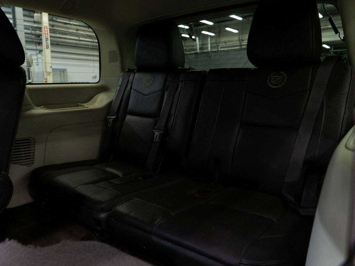 Купить Cadillac Escalade с пробегом. Фото: #7