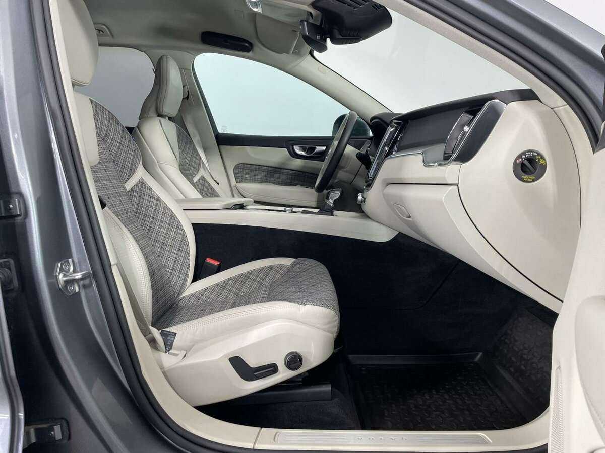 Купить Volvo XC60 с пробегом. Фото: #13