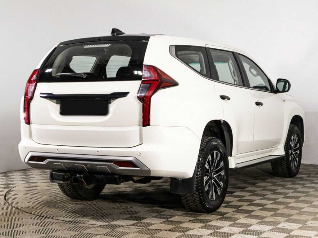 Купить Mitsubishi Montero Sport с пробегом. Фото: #3