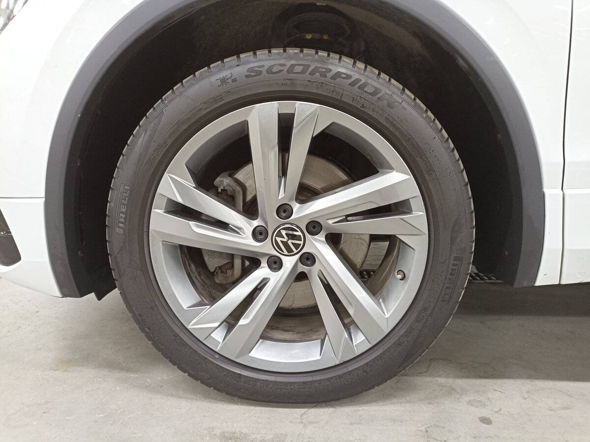 Купить Volkswagen Tiguan с пробегом. Фото: #17