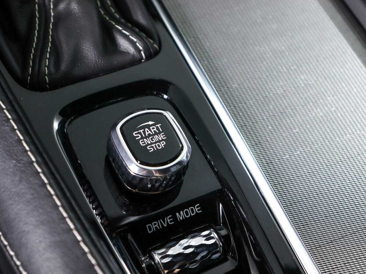 Купить Volvo XC90 с пробегом. Фото: #17