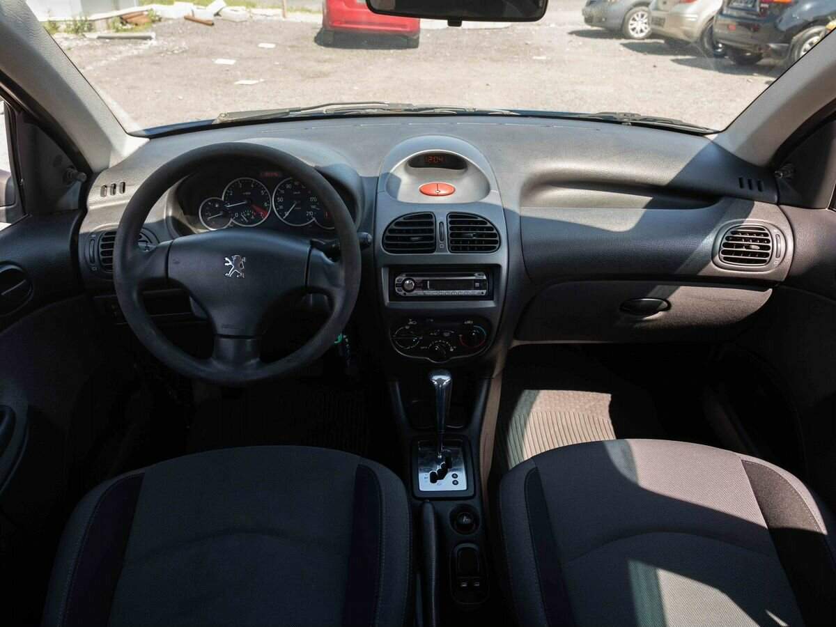 Купить Peugeot 206 с пробегом. Фото: #12