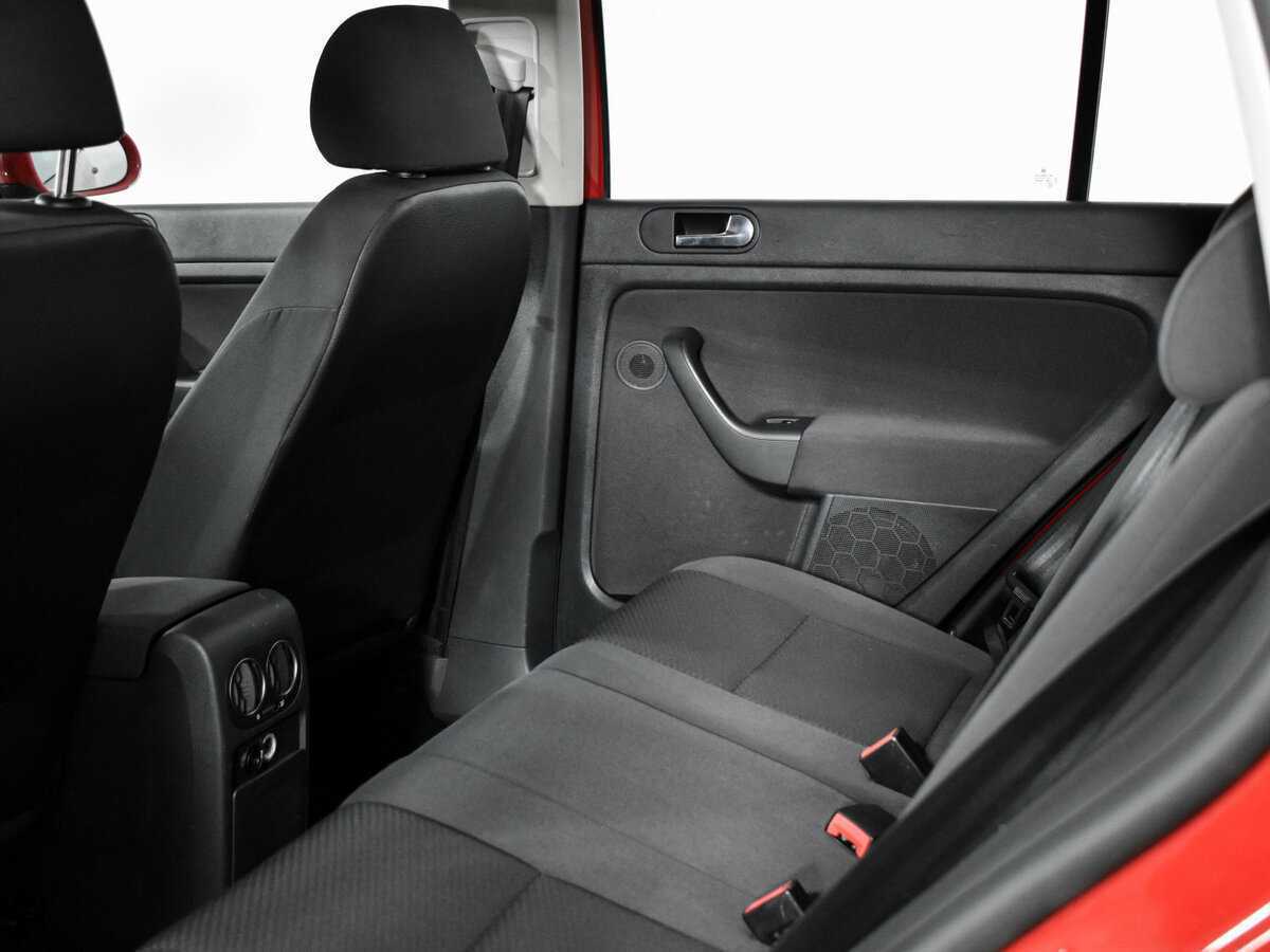 Купить Volkswagen Golf Plus с пробегом. Фото: #11