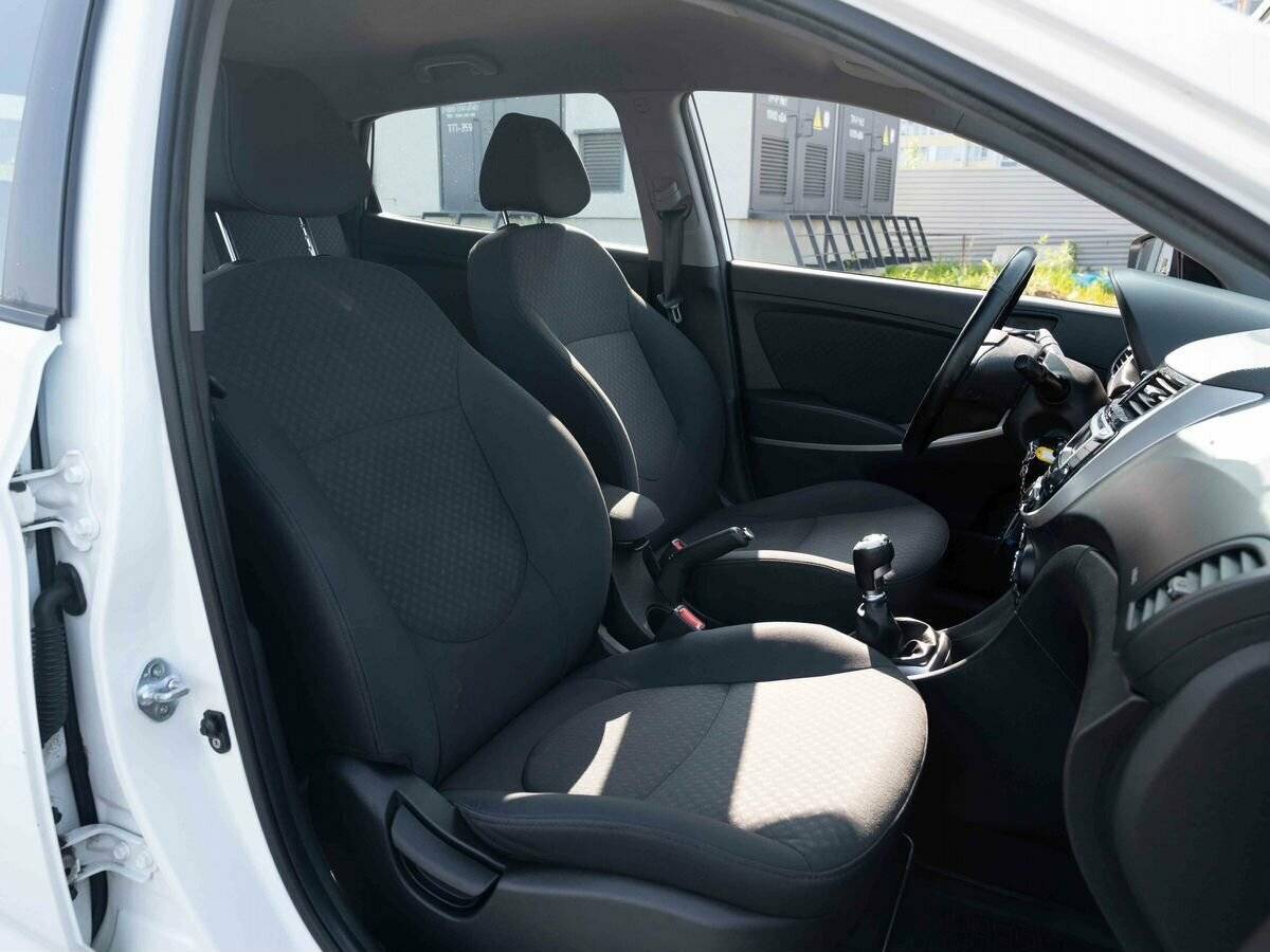 Купить Hyundai Solaris с пробегом. Фото: #12