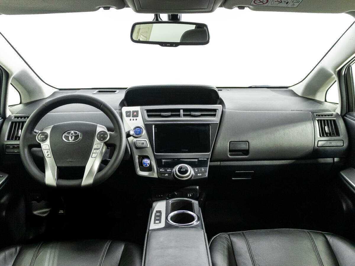 Купить Toyota Prius v (+) с пробегом. Фото: #12