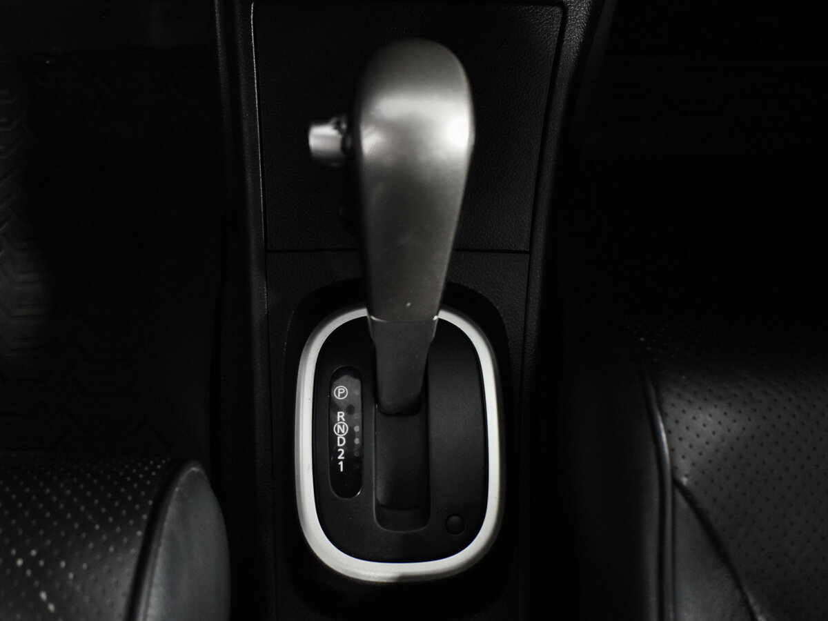 Купить Nissan Tiida с пробегом. Фото: #15