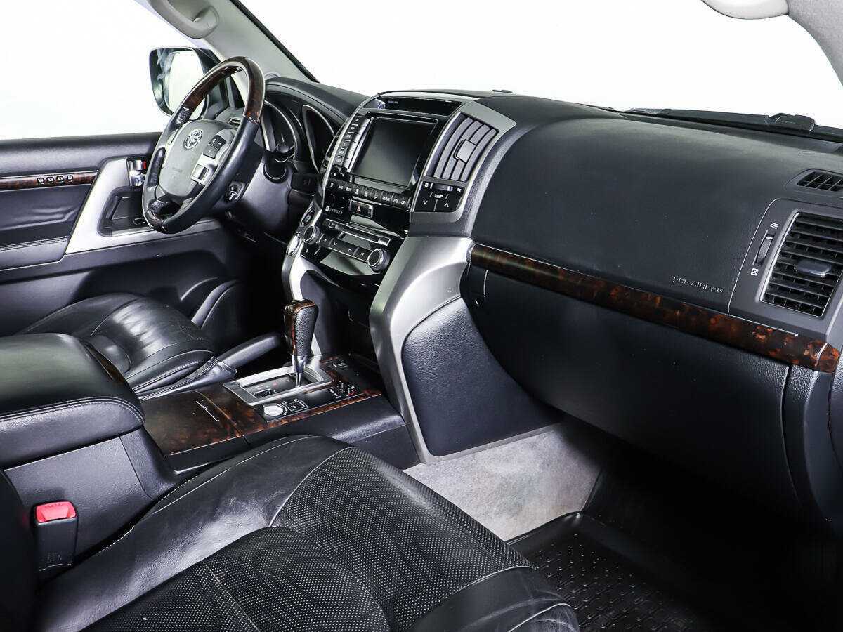 Купить Toyota Land Cruiser с пробегом. Фото: #11