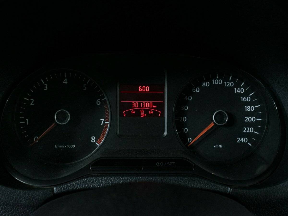Купить Volkswagen Polo с пробегом. Фото: #10