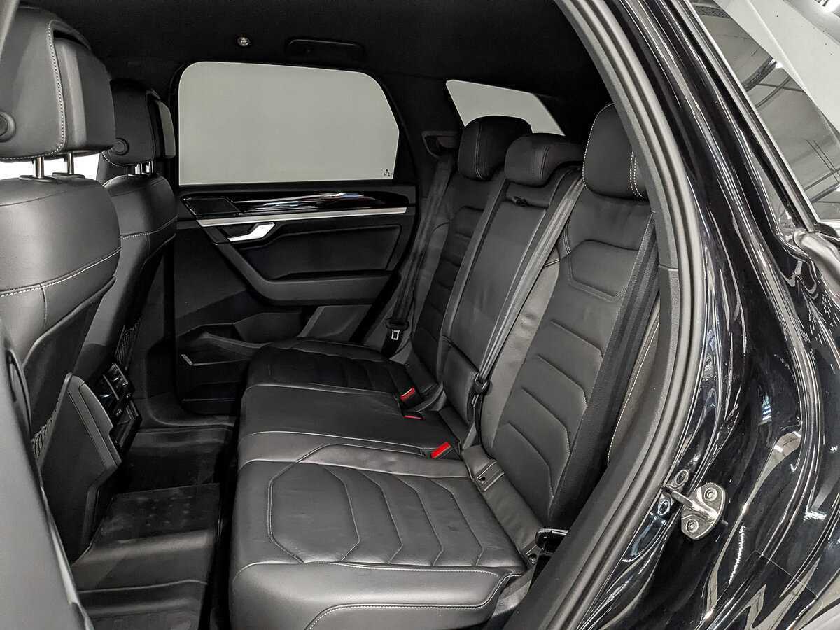 Купить Volkswagen Touareg с пробегом. Фото: #17