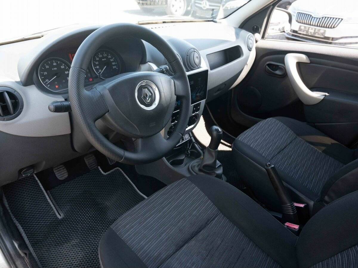 Купить Renault Logan с пробегом. Фото: #7