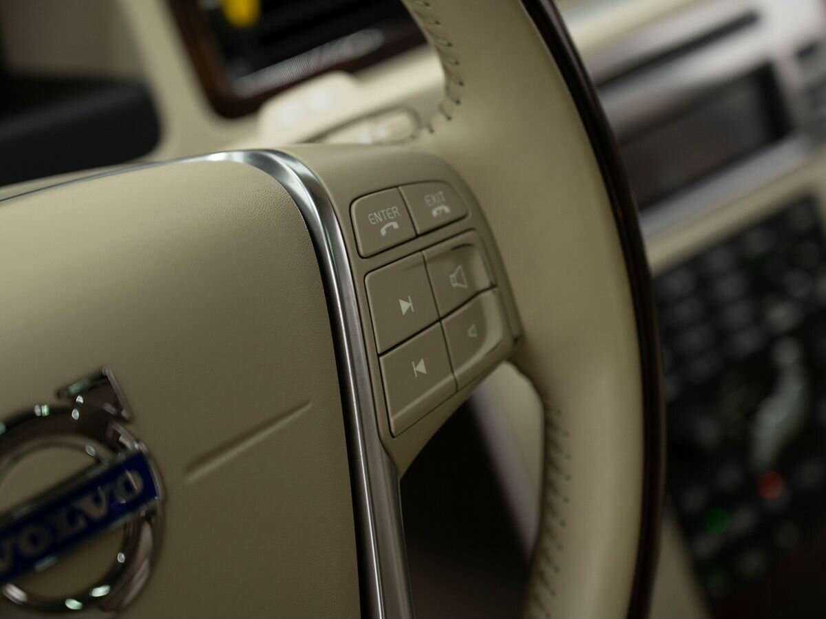 Купить Volvo XC70 с пробегом. Фото: #23