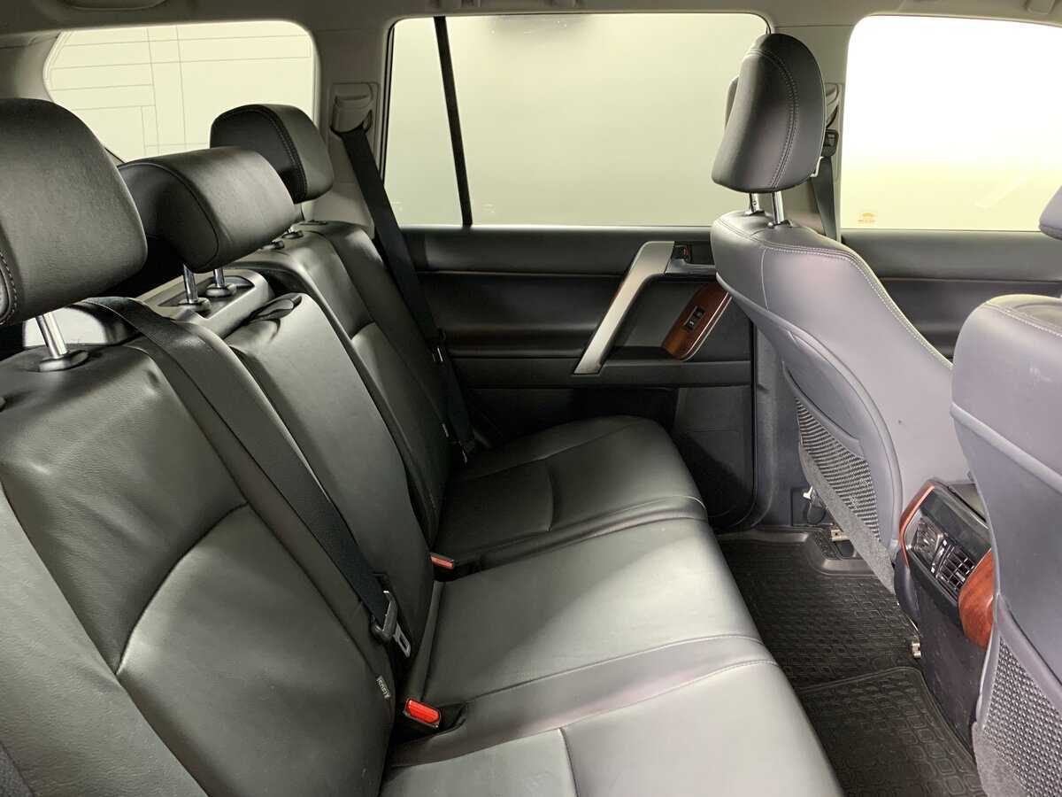 Купить Toyota Land Cruiser Prado с пробегом. Фото: #17