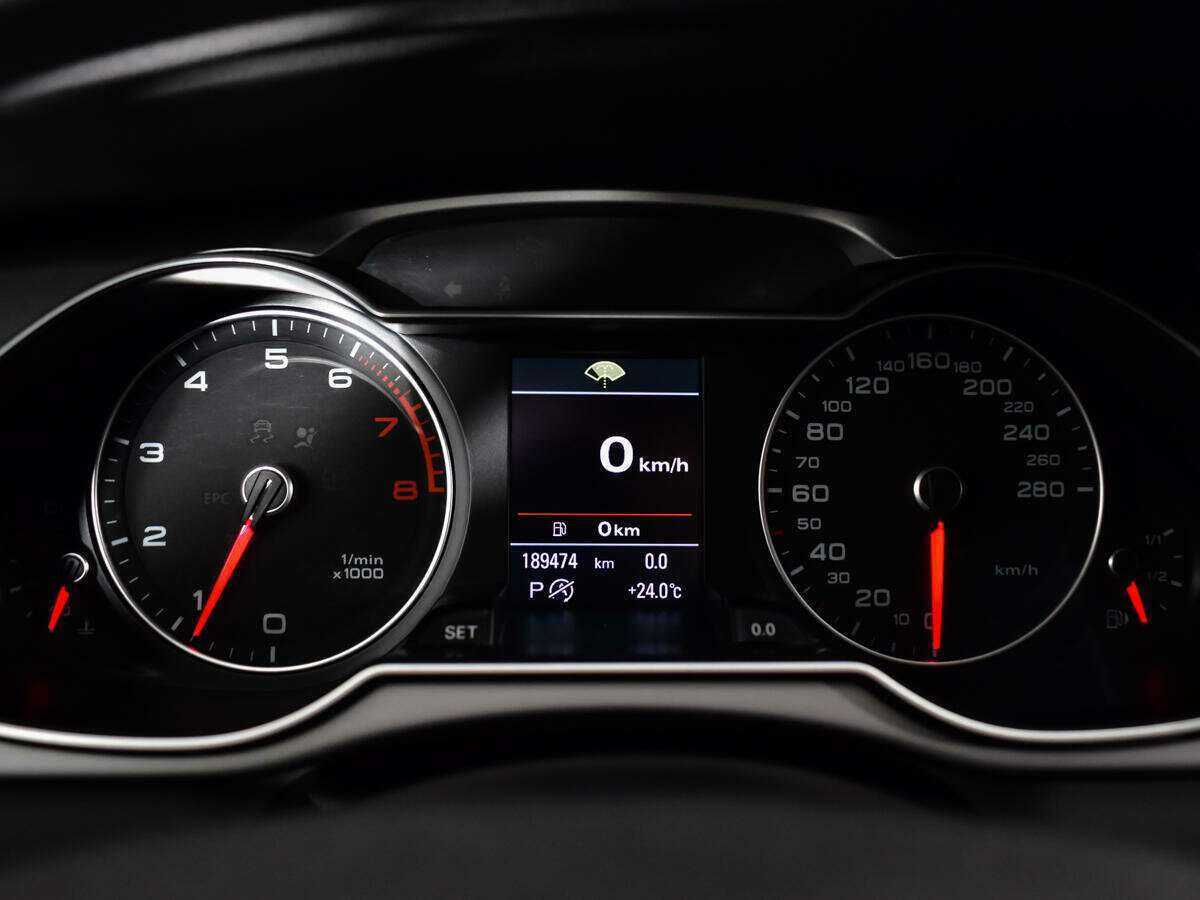 Купить Audi A4 с пробегом. Фото: #10