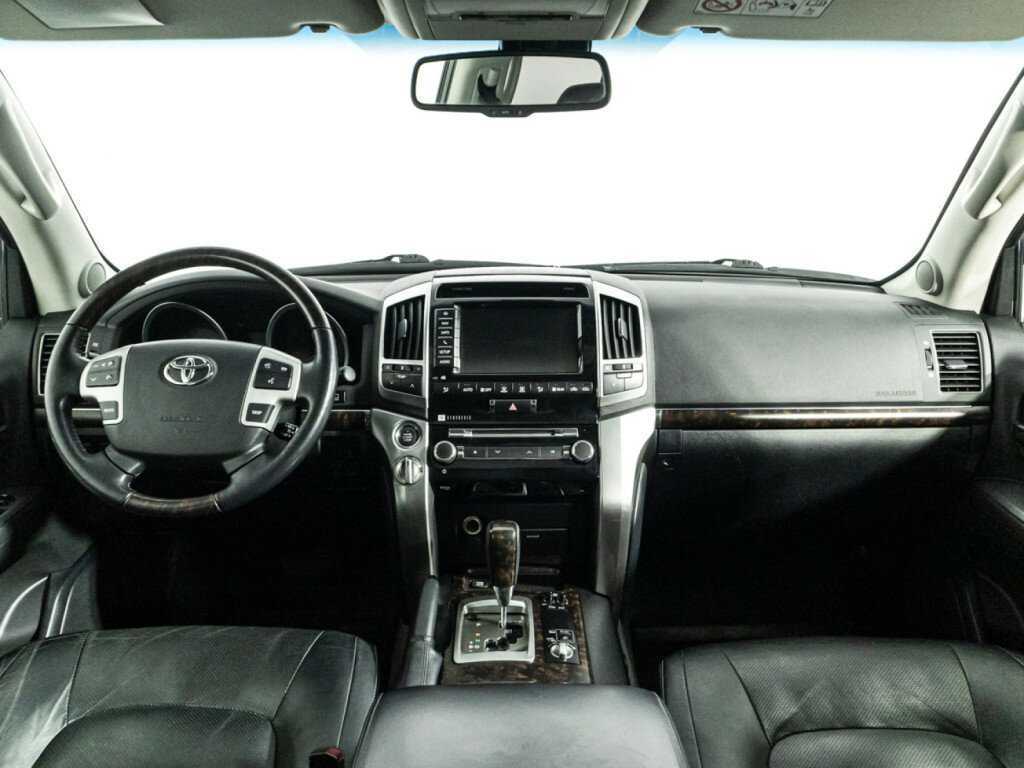 Купить Toyota Land Cruiser с пробегом. Фото: #12