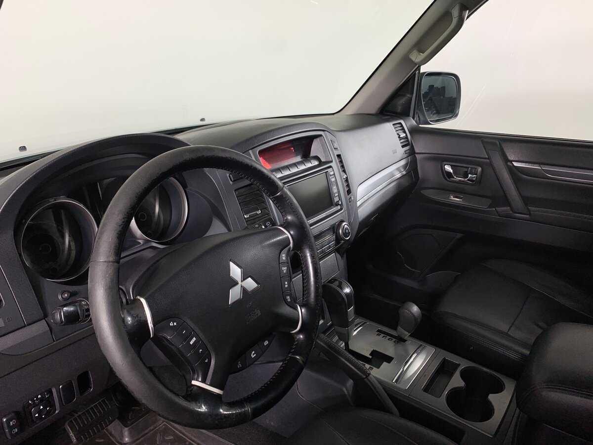 Купить Mitsubishi Pajero с пробегом. Фото: #10