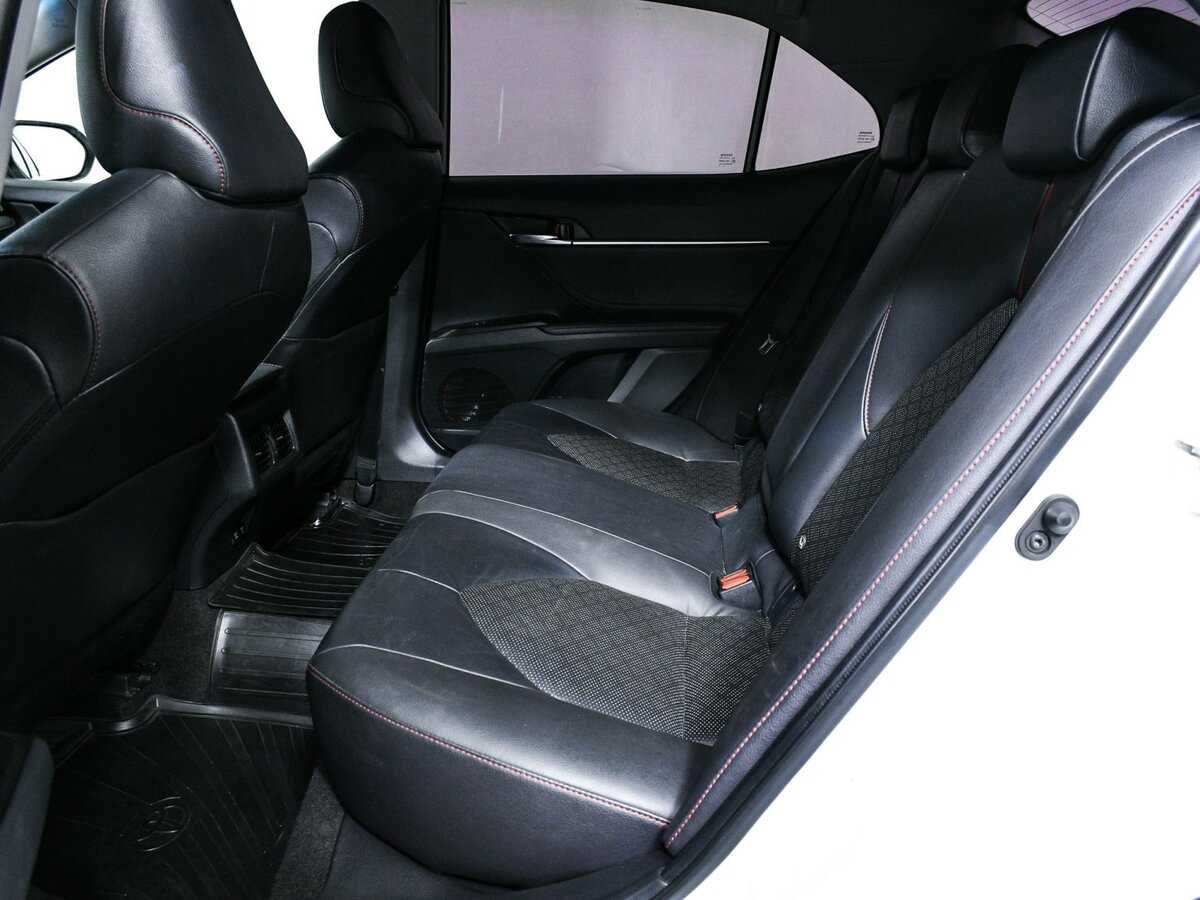 Купить Toyota Camry с пробегом. Фото: #11