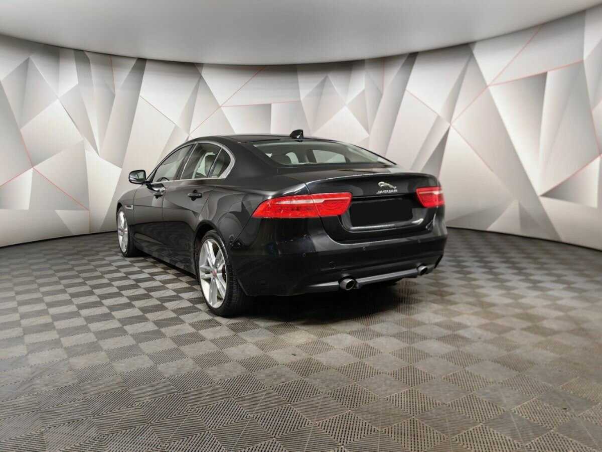Купить Jaguar XE с пробегом. Фото: #3