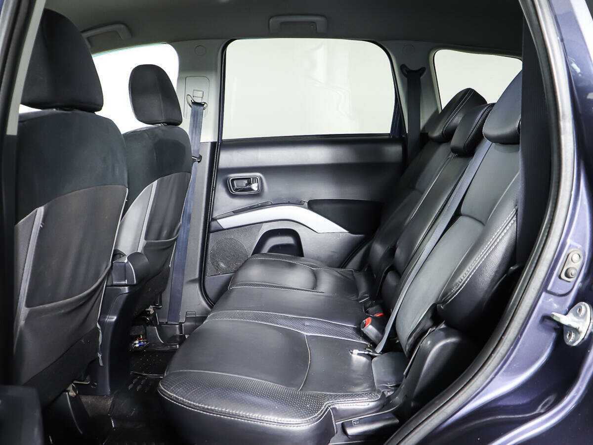 Купить Mitsubishi Outlander с пробегом. Фото: #11