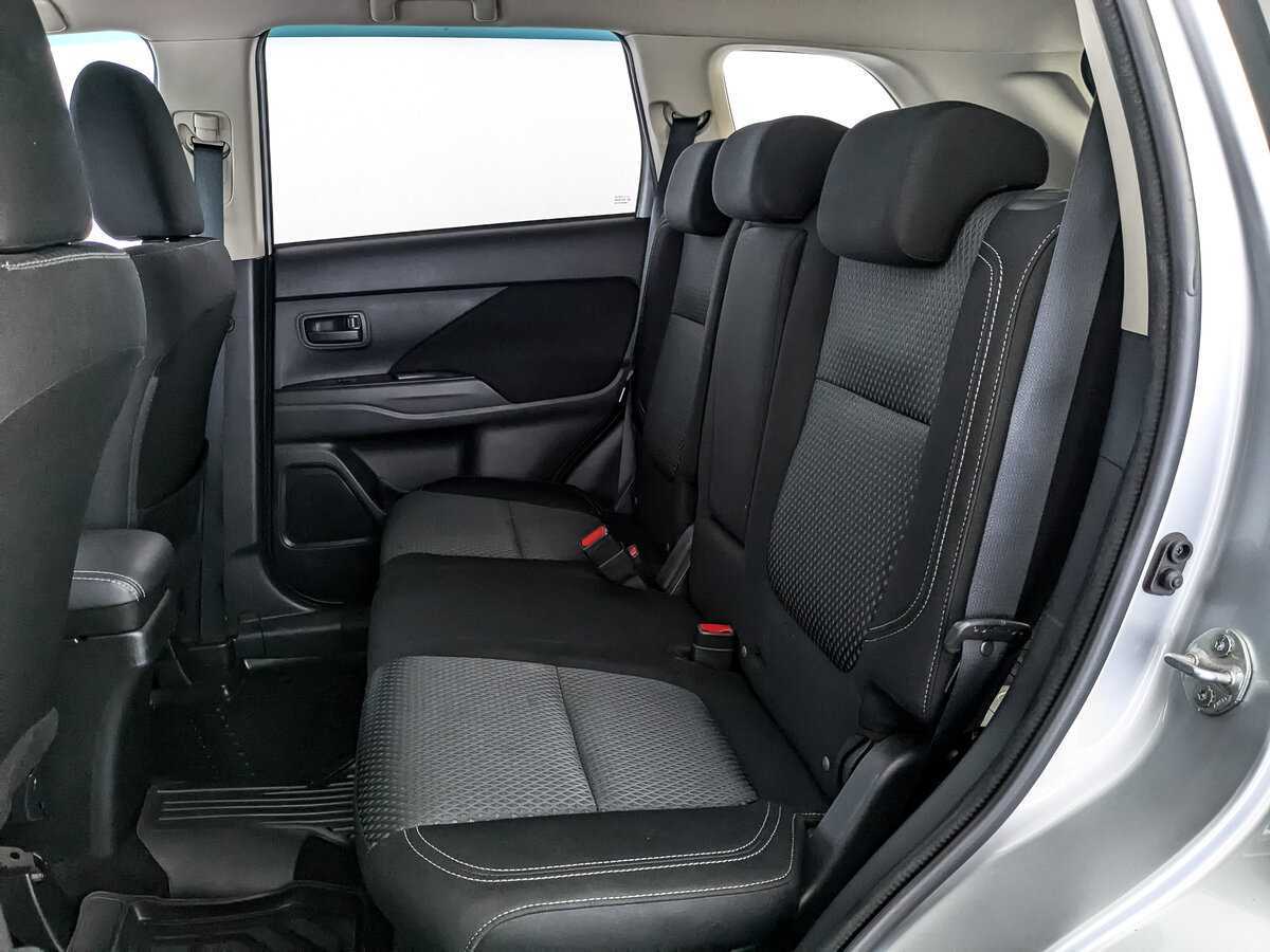 Купить Mitsubishi Outlander с пробегом. Фото: #17