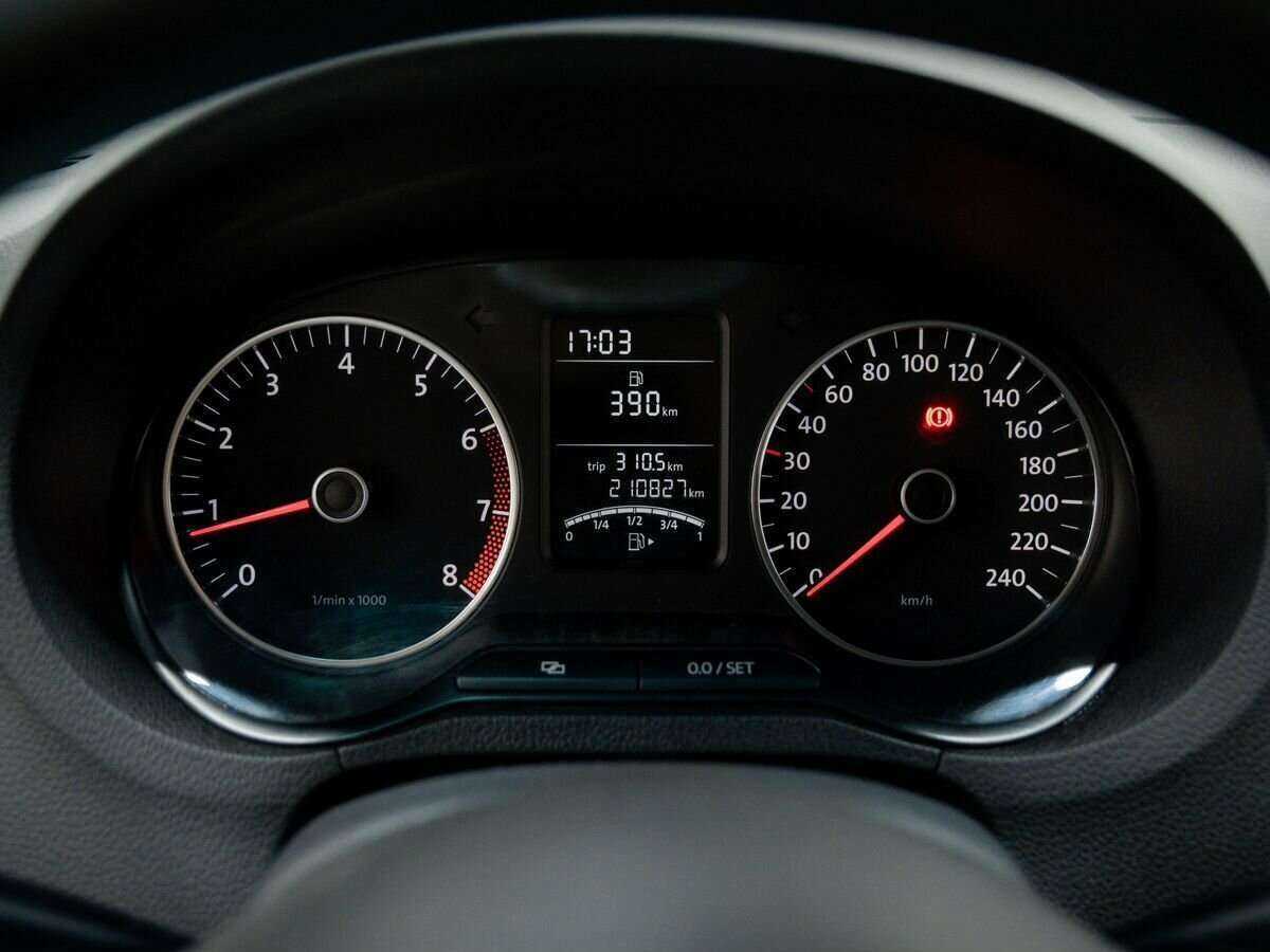 Купить Volkswagen Polo с пробегом. Фото: #19