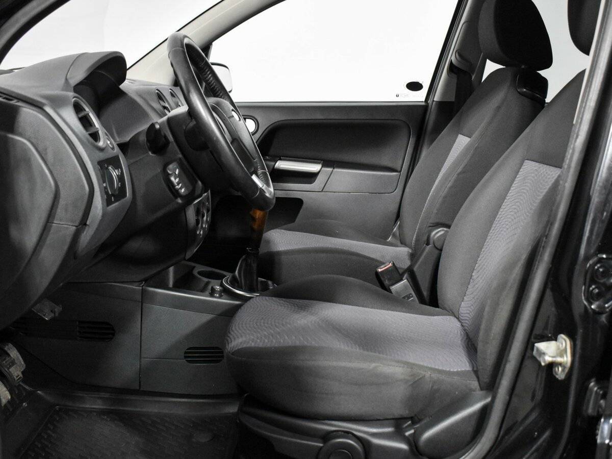 Купить Ford Fusion с пробегом. Фото: #9