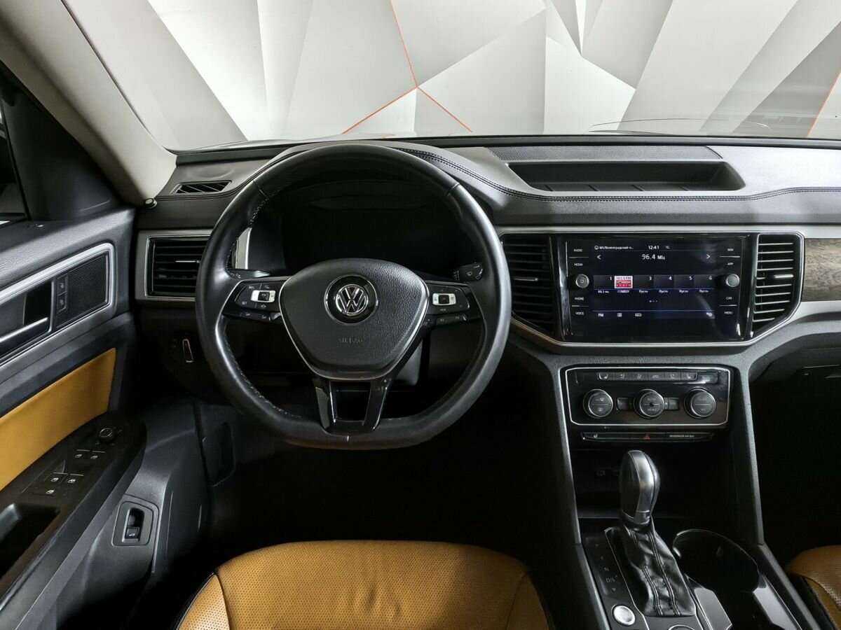 Купить Volkswagen Teramont с пробегом. Фото: #14