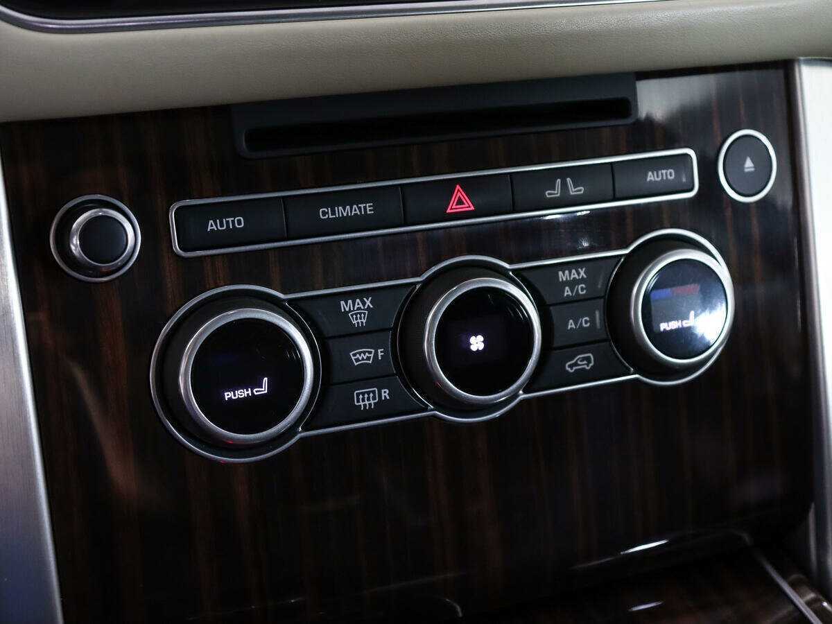 Купить Land Rover Range Rover с пробегом. Фото: #30