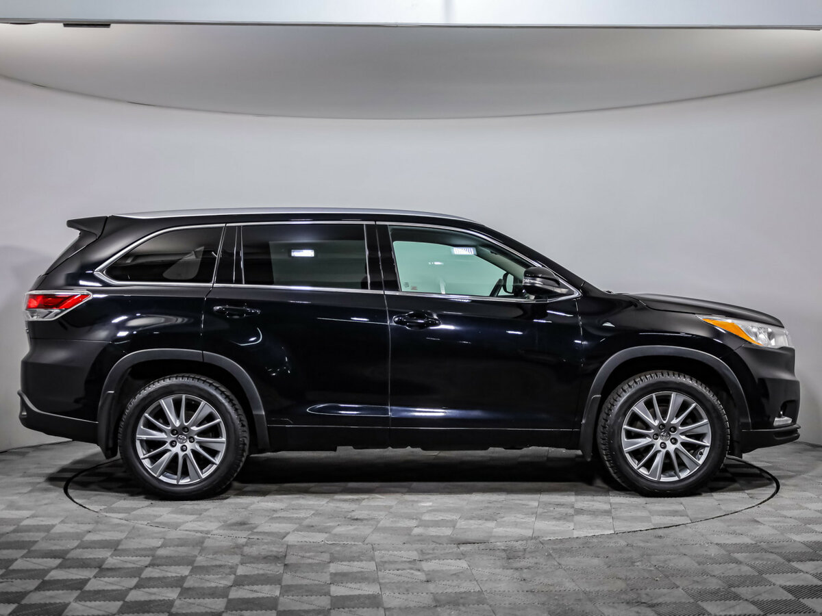 Купить Toyota Highlander с пробегом. Фото: #3