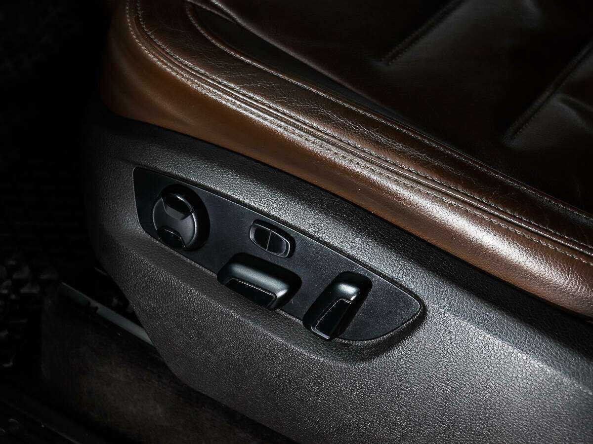 Купить Volkswagen Touareg с пробегом. Фото: #9